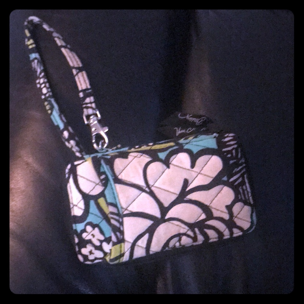 VERA BRADLEY Wristlet